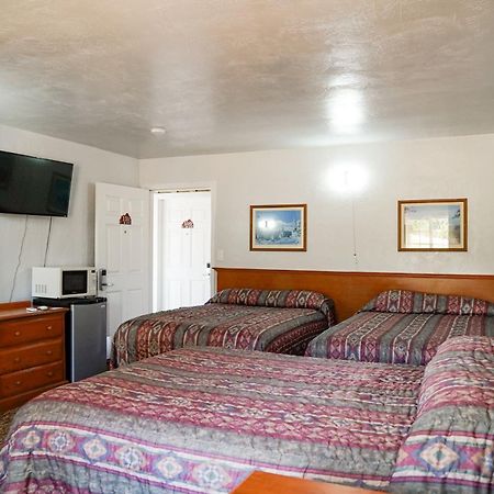 Swiss Holiday Lodge Маунт-Шаста Екстер'єр фото
