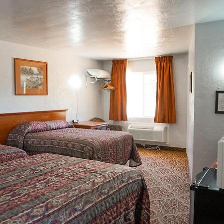 Swiss Holiday Lodge Маунт-Шаста Екстер'єр фото