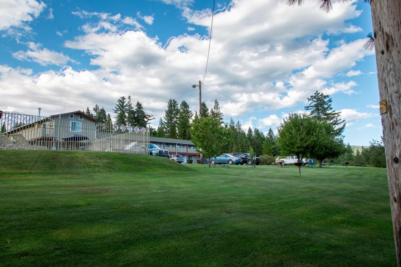 Swiss Holiday Lodge Маунт-Шаста Екстер'єр фото