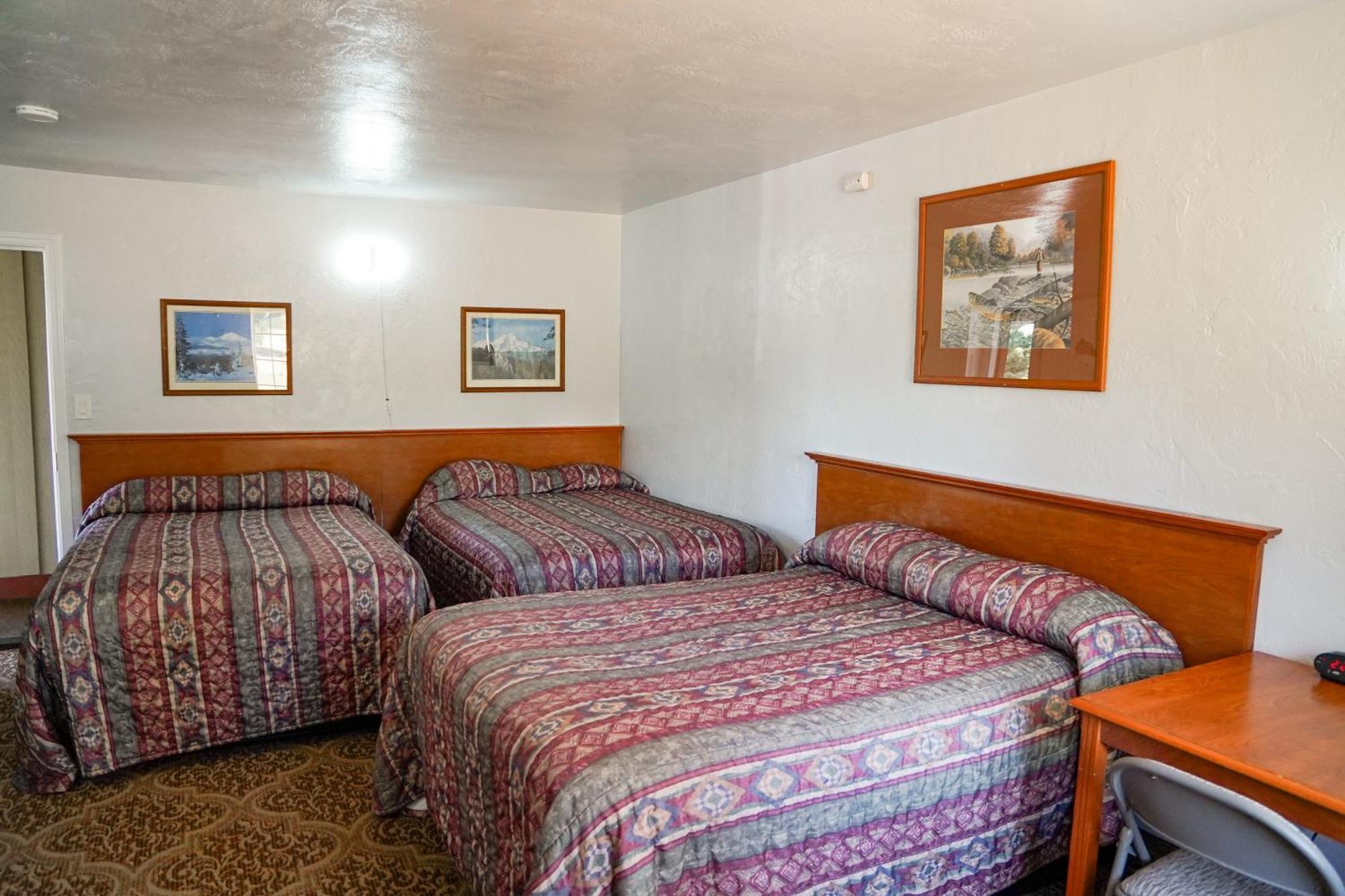 Swiss Holiday Lodge Маунт-Шаста Екстер'єр фото