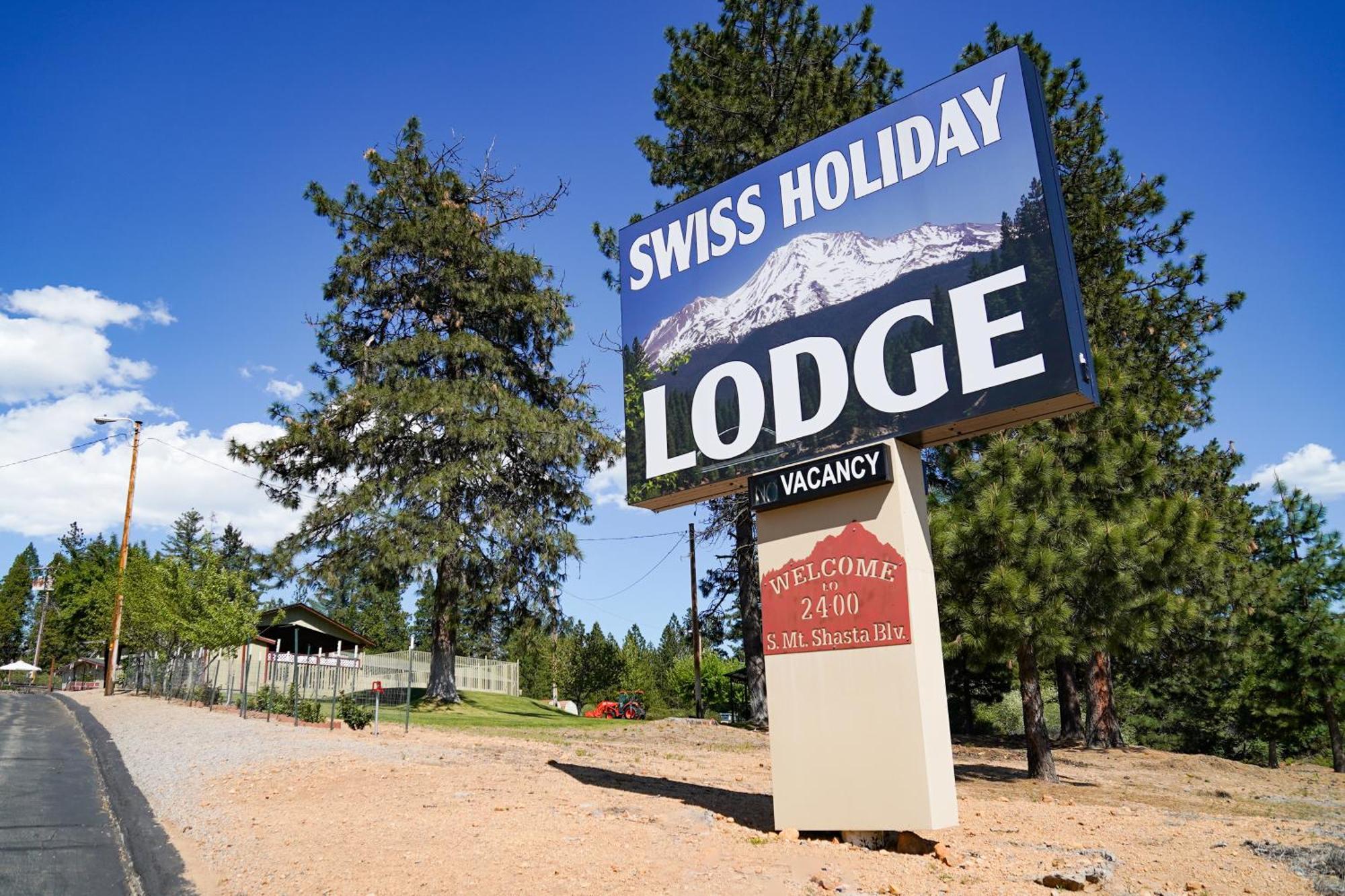 Swiss Holiday Lodge Маунт-Шаста Екстер'єр фото